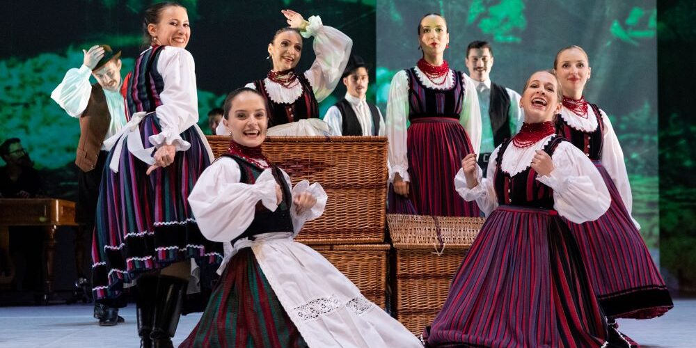 Táncos_magyarok2_DusaGábor_kisebb