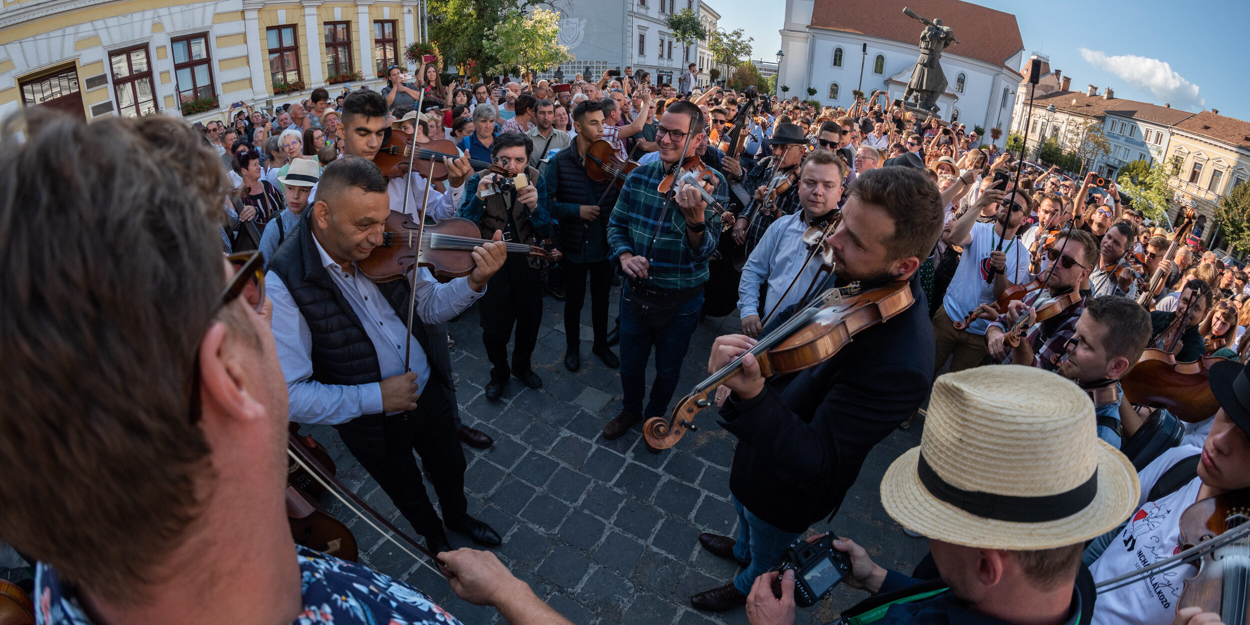 Erdélyibeszámoló_Székelyudvarhely_ÁdámGyula