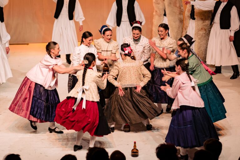 Kátai_Jocó_felvétele__Háromszék_Táncszínház3_kisebb