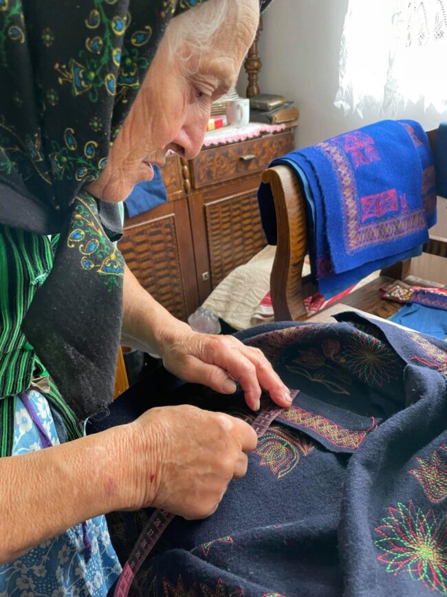 szatmarnemeti_viseletvarras