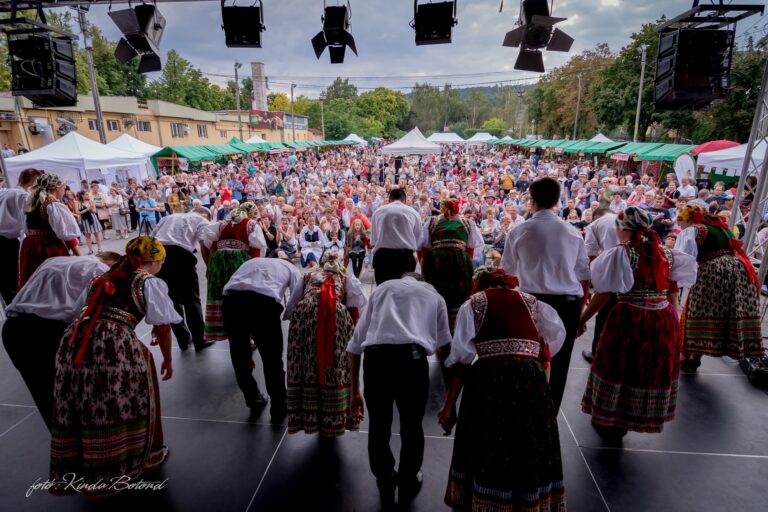 ErdélyiTáncháztalálkozó_KindaBotond_illusztráció